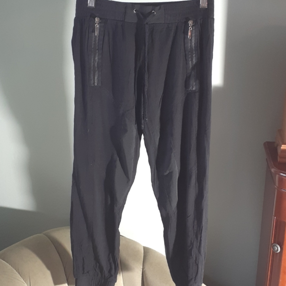 Mustard seed drawstring and elastic waist joggers. Size small